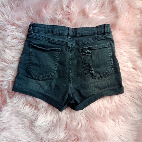 Black jean shorts - Picture 6 of 6